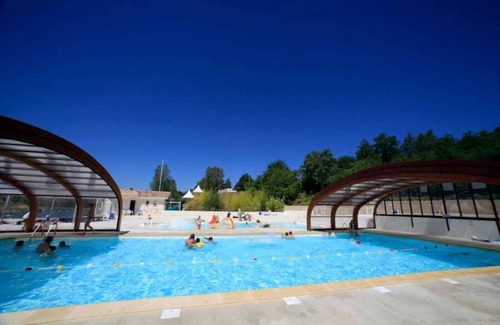 Monclar-de-Quercy Ski Chalet | Chalet 3 étoiles - Piscine - eebbia