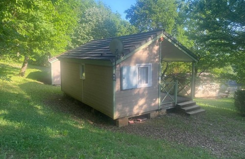 Lissac-sur-Couze Ski Chalet | Chalet 5 minutes from the lake, swimming pool, ideal for families!
