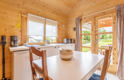Landeleau Ski Chalet | Chalet '5 Pers Landeleau 2kms Canal' with Private Terrace and Shared Garden