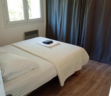 Villeneuve-les-Avignon Ski Chalet | Chalet Agréable, à proximité du centre historique, Golf Academy