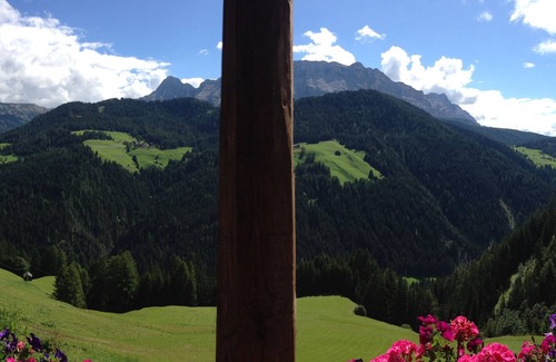 Longiaru Ski Chalet | Chalet AiareinYour private retreat in the Dolomites.nWhere comfort meets nature.