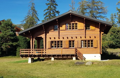 Lens Ski Chalet | Chalet all in wood, nature, crazy charm, 1.5 km from Crans Montana.