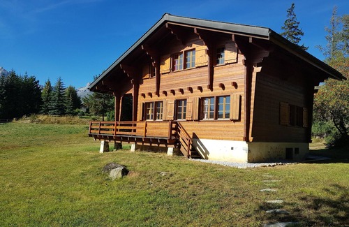 Lens Ski Chalet | Chalet all in wood, nature, crazy charm, 1.5 km from Crans Montana.