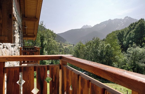 Monno Ski Chalet | Chalet 'Appartamento' with Mountain View, Private Garden and Balcony