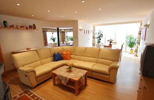 Fusch an der Grossglocknerstrasse House | Chalet in Fusch near Ski Lift and Lake