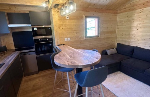 Le Claux Ski Chalet | Chalet at the foot of Puy Mary with jacuzzi