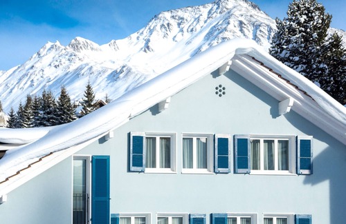 Andermatt Ski Chalet | CHALET AZZURRO, beautiful chalet in the Alps for 10 to 12 people