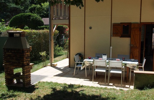 Saint-Gerons Ski Chalet | Chalet * by the lake with a boat, swimming pool, pets allowed, beds made,quiet