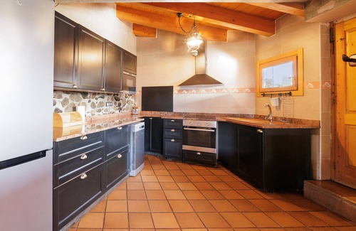 Puigcerda Ski Chalet | Chalet 'Can Ricart' with Private Terrace, Wi-Fi and Air Conditioning