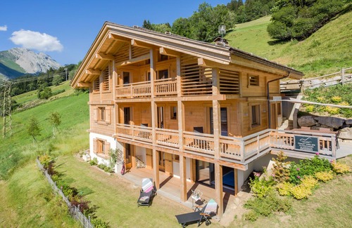 Le Grand-Bornand Ski Chalet | CHALET CELESTE 5* - 250m2, with jacuzzi & sauna, 200m to slopes, stunning view