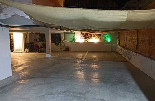 Punta Umbria Ski Chalet | Chalet con piscina y garaje privado al lado de la playa y del centro del pueblo.