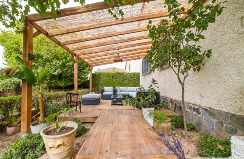 La Zubia House | Chalet con piscina en entorno idílico