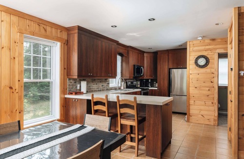 Saint Come Cabin | Chalet Détente : SPA, Foyer et Bord de L'eau!