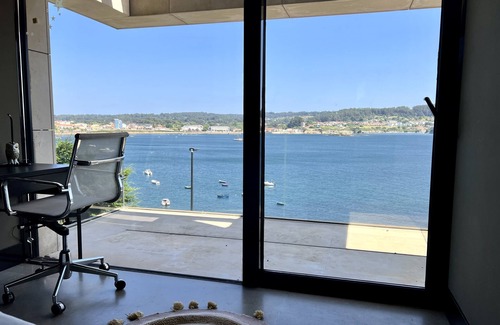 Oleiros Villa | Chalet de Diseño Para Sentirte Acariciado por el Mar, Mera, Galicia