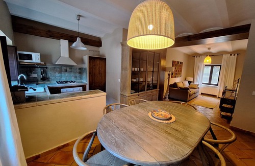 Las Nogueras House | Chalet 'El Pinar De La Lobera' with Mountain View, Shared Pool and Wi-Fi