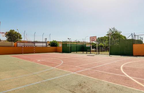 Algeciras House | Chalet en Algeciras Con Piscina, Paddle a 4 Minutos de Playa de Getares