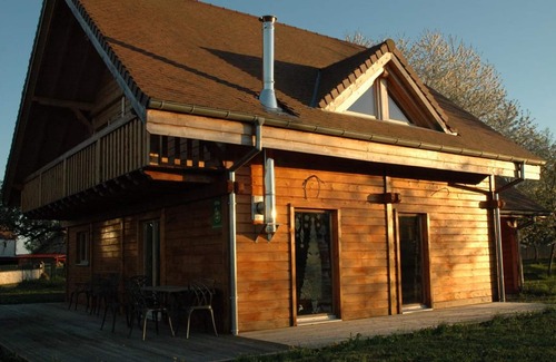 Louchy-Montfand Cottage | Chalet familial avec piscine, cheminée et jardin boisé au cœur des vignobles de St Pourçain