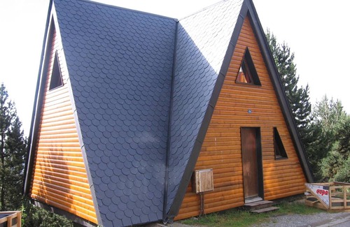 Les Angles Ski Chalet | Chalet for 6 with balcony and parking in Les Angles
