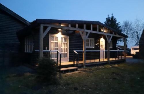 Jipsinghuizen House | Chalet Het Wollinghuisje