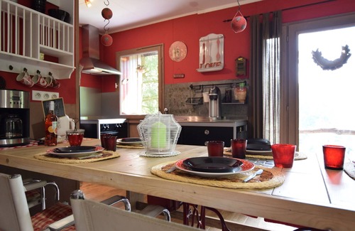 Houffalize Ski Chalet | Chalet in a green and peaceful environment.