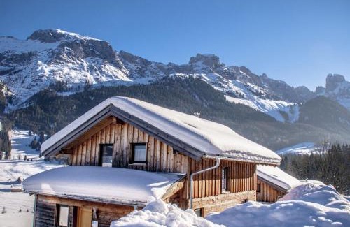 Annaberg im Lammertal Ski Chalet | Chalet in Annaberg-Lungötz with a community pool