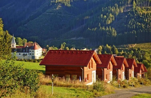 Gaal Ski Chalet | Chalet in Gaal by Ski Slopes & Bathing Pond