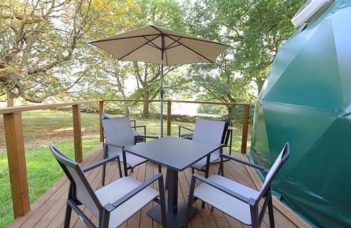 Chiddingstone Hoath House | Chalet in Kent with Hot Tub & Countryside Views