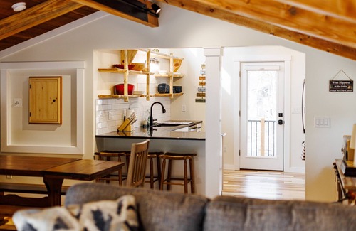 North Conway Ski Chalet | Chalet in N. Conway, Walk to hiking & Echo Lake