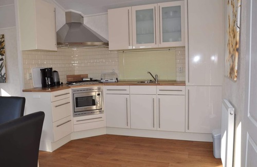 Baarle-Nassau Ski Chalet | Chalet in Parc de Kievit with Private Garden