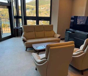 Hakone Ski Chalet | Chalet Itomic L - Lake view -