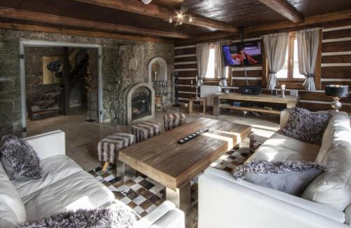 Josefov Dul Ski Chalet | Chalet Joseph Mine