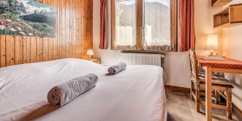 Champagny-en-Vanoise Ski Chalet | Chalet Les Lauzes - Chalets pour 10 Personnes MAE-3288