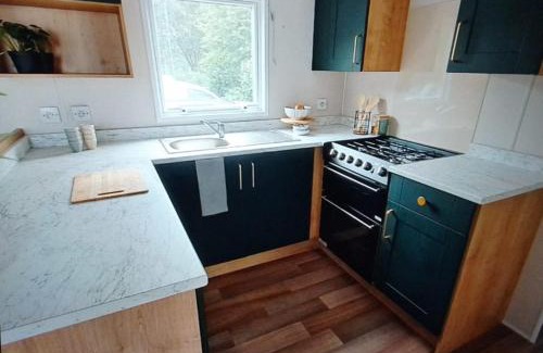 Kropswolde Apartment | Chalet Meerwijck mit Terrasse am Wasser und Meer mit Schwimmbad