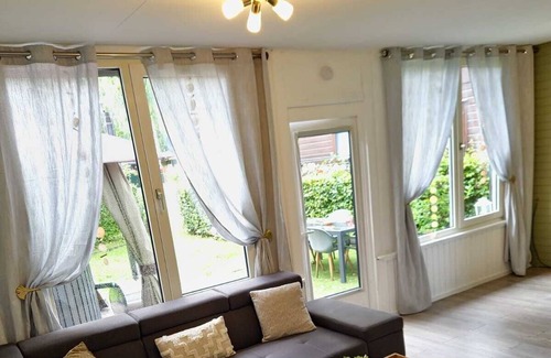 Lanaken Cabin | Chalet met hottub op jocomo park