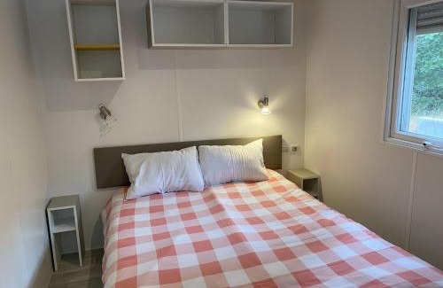 Rijkevorsel Ski Chalet | Chalet near Antwerp with Pool Access