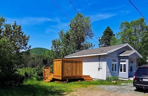 Saint-Tite-des-Caps Ski Chalet | Chalet near Massif and Mont Ste-Anne