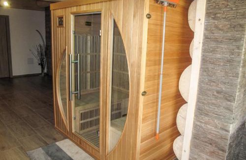Benesov nad Cernou Ski Chalet | Chalet Srub Kuří by Interhome