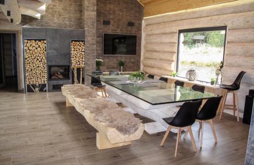 Benesov nad Cernou Ski Chalet | Chalet Srub Kuří by Interhome