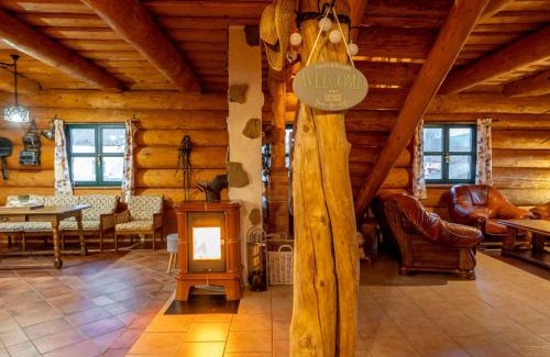 Benesov nad Cernou Ski Chalet | Chalet Srub Pohodář by Interhome