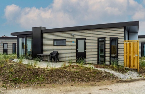 Municipality of Texel House | Chalet with 2 bedrooms and a dishwasher