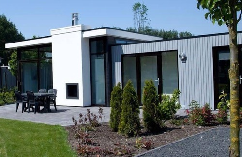 Velsen-Zuid House | Chalet with 2 bedrooms and a terrace