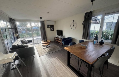 Susteren House | Chalet with 2 bedrooms and terrace