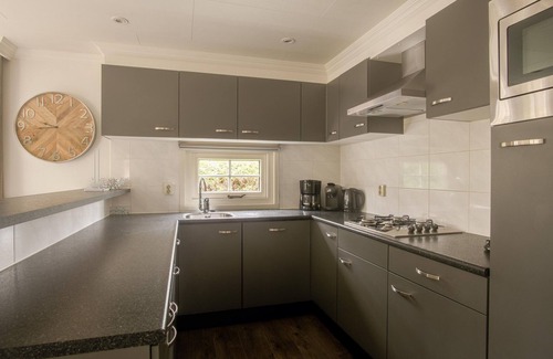 Hooghalen Ski Chalet | Chalet with dishwasher, in a nature reserve