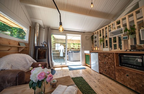 Amaye-sur-Orne Ski Chalet | Chalet with Jacuzzi and wood-burning stove