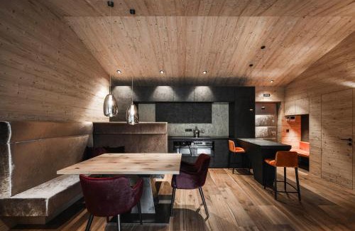 Brennero Apartment | Chalet Yak Häusl - Sauna & Whirlpool