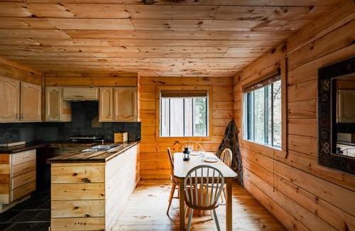 Bryson Ski Chalet | Chalets rustique - Érablière Momentum