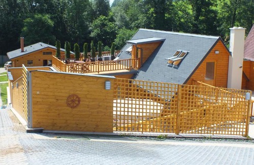 Ceska Ves Resort | Chalets under Falcon Ridge