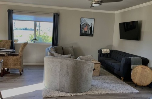 Santa Rosa Cottage | Chalk Hill Cottage Wine Country Getaway/Quiet Vineyard View