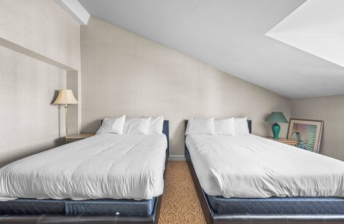 Saint-Sauveur House | Chambre 2 Lits/Room 2 beds