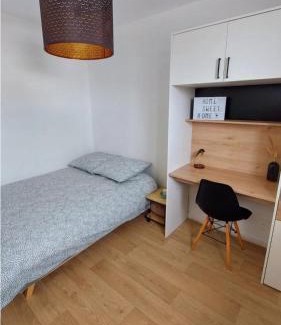 Vitre House | Chambre avec Salle d'eau privée